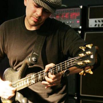 Stuart Zender bass