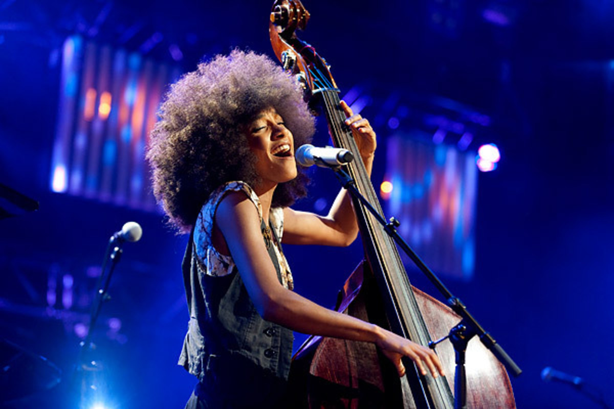 Esperanza Spalding BASSE EN LIGNE